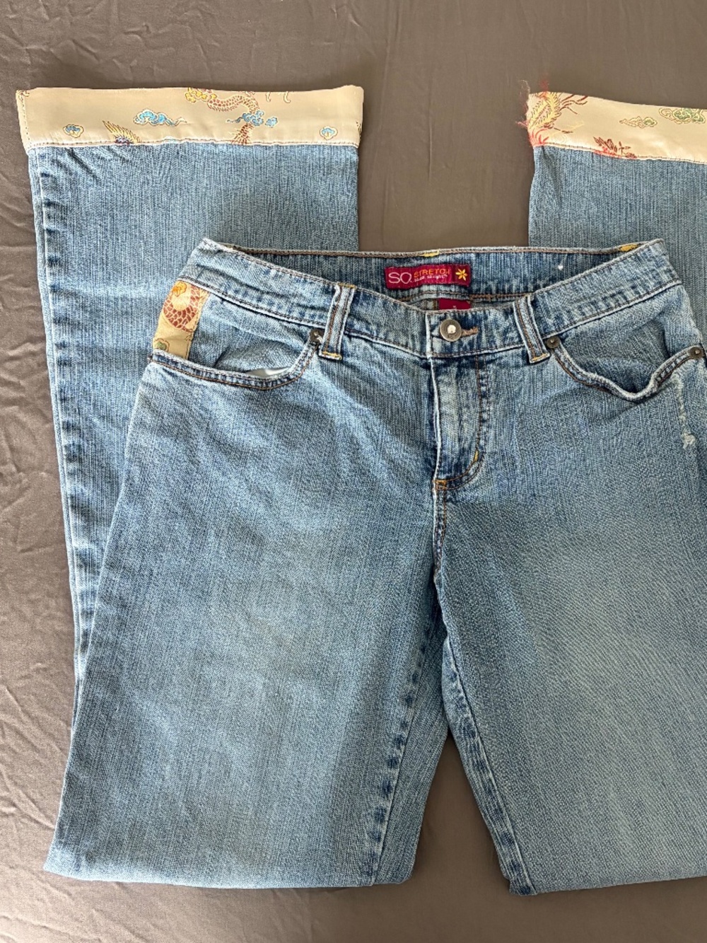 Vintage SO Jeans for Women in Size 5 Embroidered Cuffs Classic 90s/Y2K It Girl!